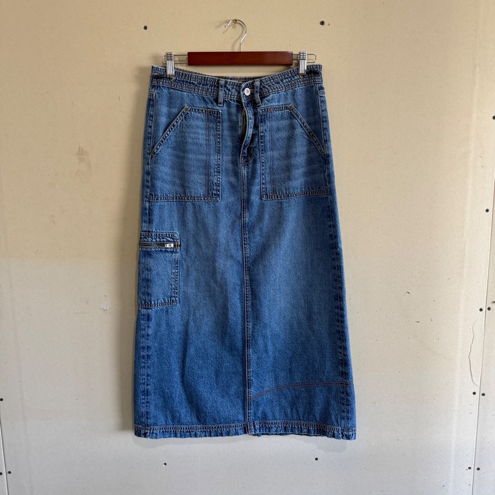 American Eagle Low Rise Denim Maxi Skirt Medium Wash Cargo Pockets Size 6